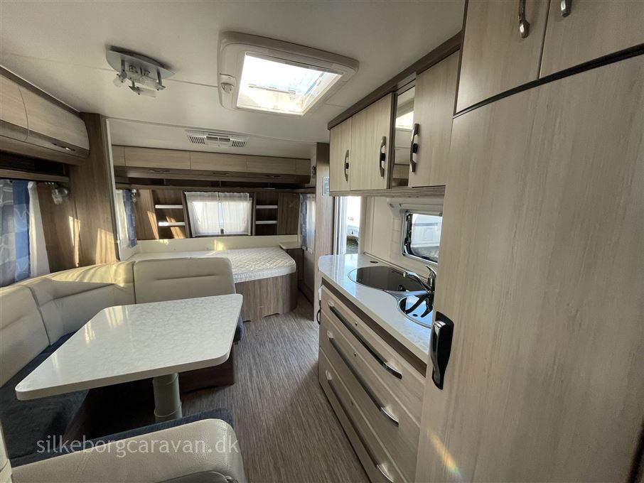 Hobby De Luxe Easy 545 KMF